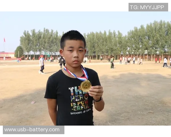 侯边庄小学足球明星崭露头角校园足球热潮引发全校关注与支持