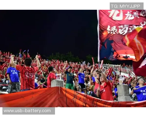 重庆足球队的华丽转身洲际杯之路上的奋斗与希望